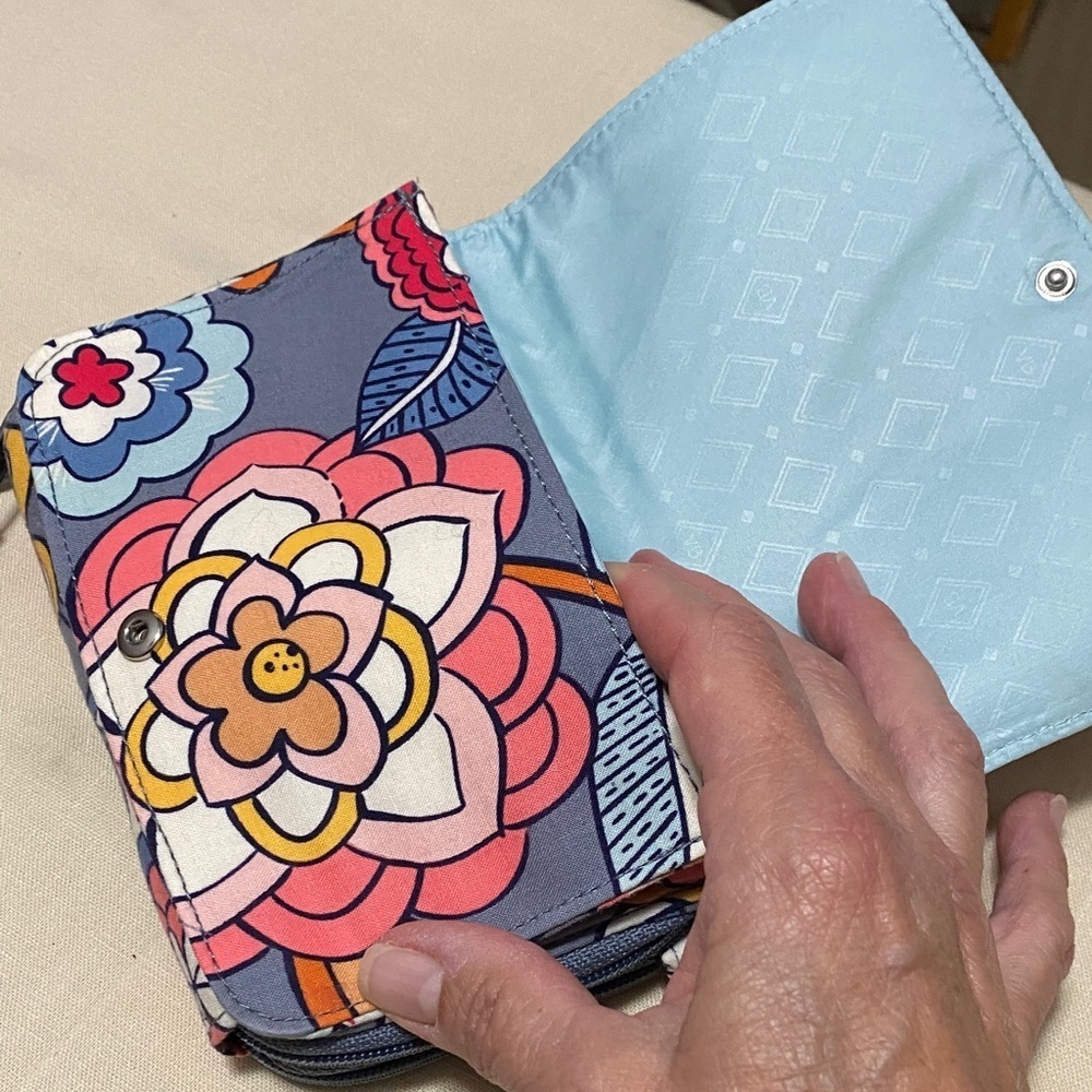 Vera Bradley Tropical Evening Quilted Gray and Orange Floral RFID Wallet - Picture 5 of 11